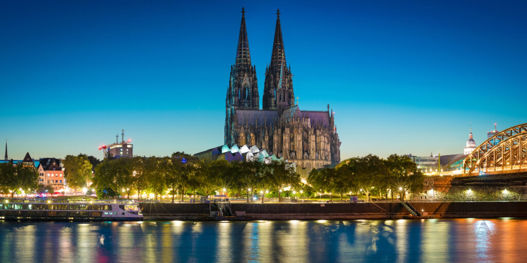 Kölner Dom und Rheinpromenade